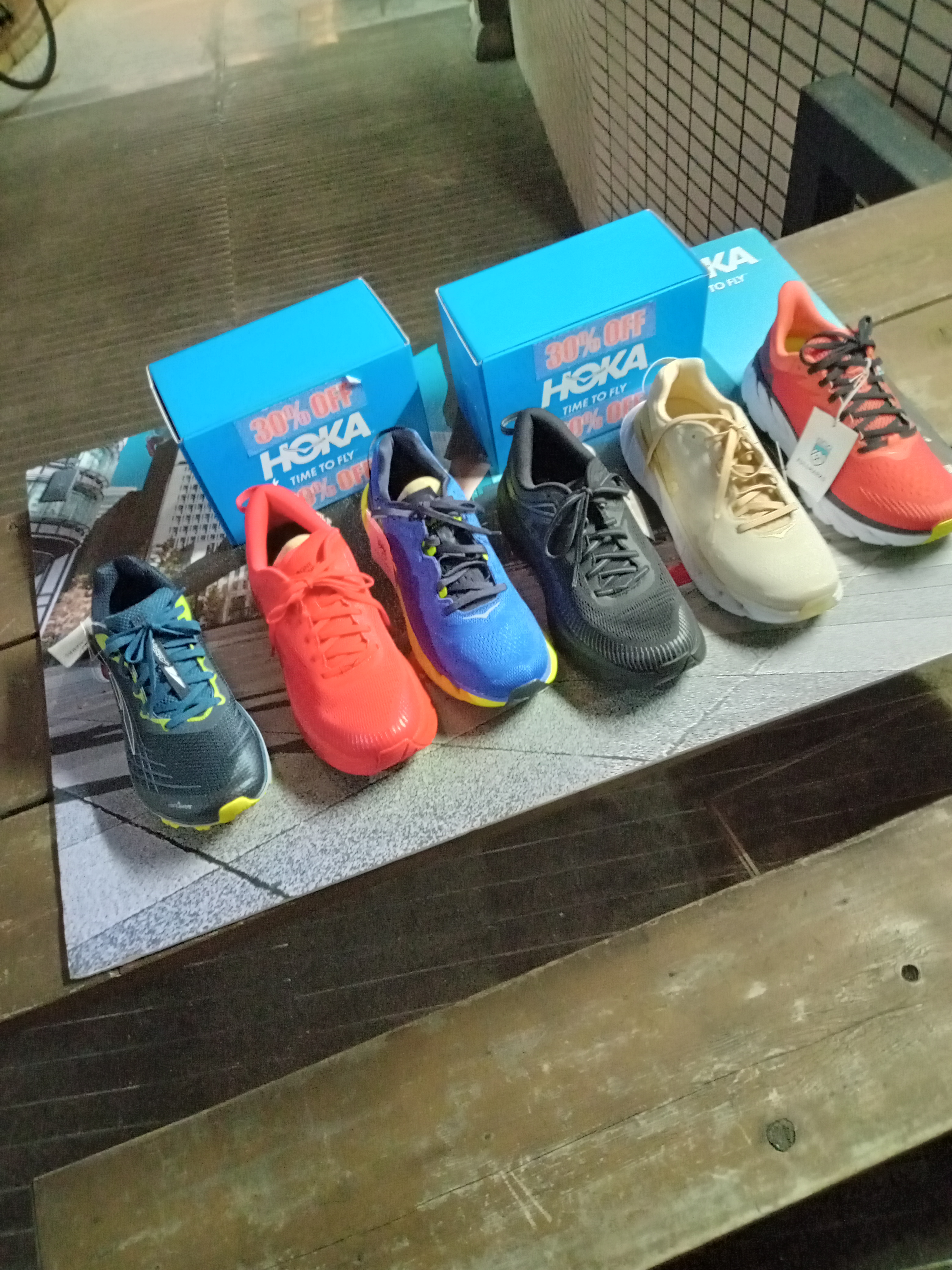 モデル：<a href="https://twitter.com/akane95ai" class="n" target="_blank">茜音愛</a>