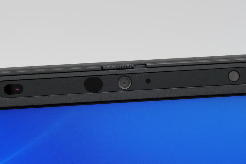 ディスプレイ上部にWindows Hello対応顔認証カメラを搭載