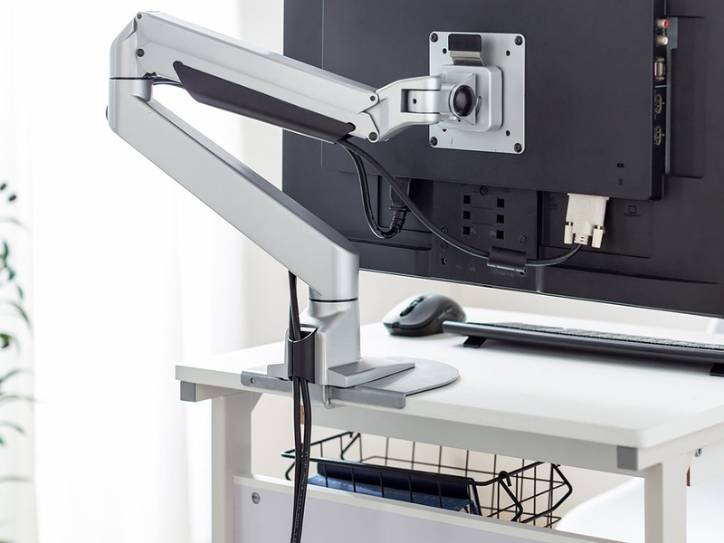 天板部にはディスプレイアームが設置可能