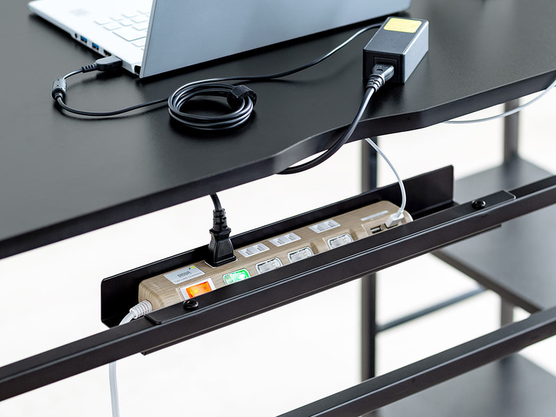 ケーブルトレーと配線用の切り欠き