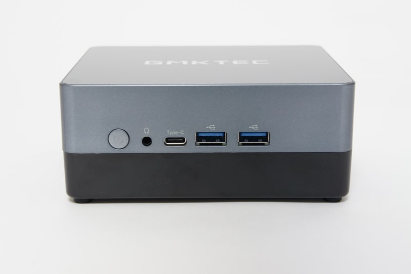 前面にUSB 3.0×2、USB 3.0 Type-C、ヘッドセット端子