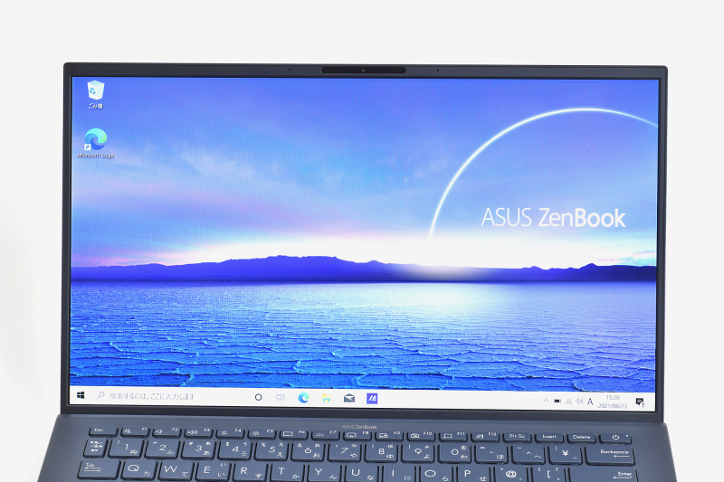 上下左右のベゼルが全て最小限の幅に抑えられている狭額縁デザイン