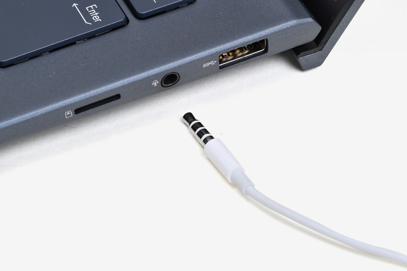 ヘッドセット端子にマイクを接続すると、「AIノイズキャンセリングマイク」の設定で選択可能に