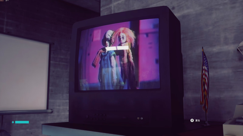 道中で見られるTVや8㎜フィルムなど、カセットテープなど様々な記録媒体を通して謎の断片が確認できる