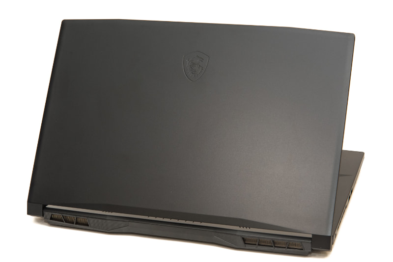 天板にはMSIのロゴが刻印されているが、全体はブラックで統一されており、ゲーミングノートPCとしては極めて落ち着いた仕上がり
