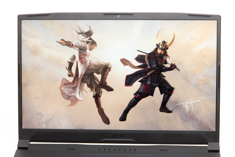 「信長の野望」シリーズのイラストレーターとして知られる長野剛氏デザインの壁紙をプリインストール。モデル名の「Katana」と引っかけての起用なのだろう