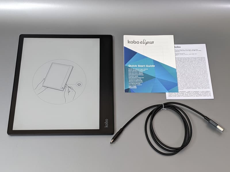 同梱品。充電ケーブル、クイックスタートガイドなどが付属する。このほかスタイラスペンと専用スリープカバーも付属する(後述)