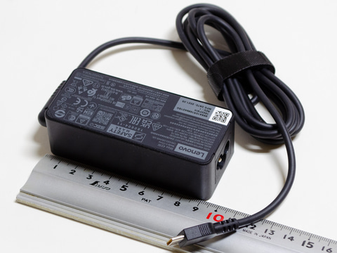 西川和久の不定期コラム】キックスタンド搭載で軽くなった10.3型2in1