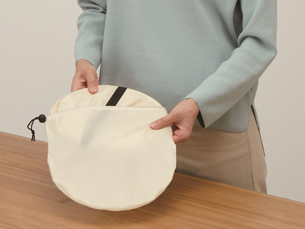 たたんで収納できる