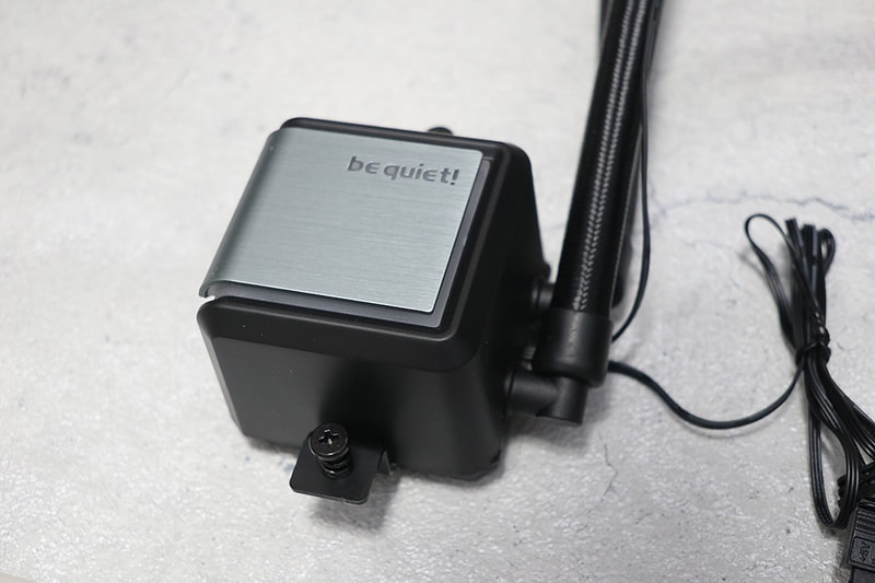 ポンプ一体型となったCPUヘッド