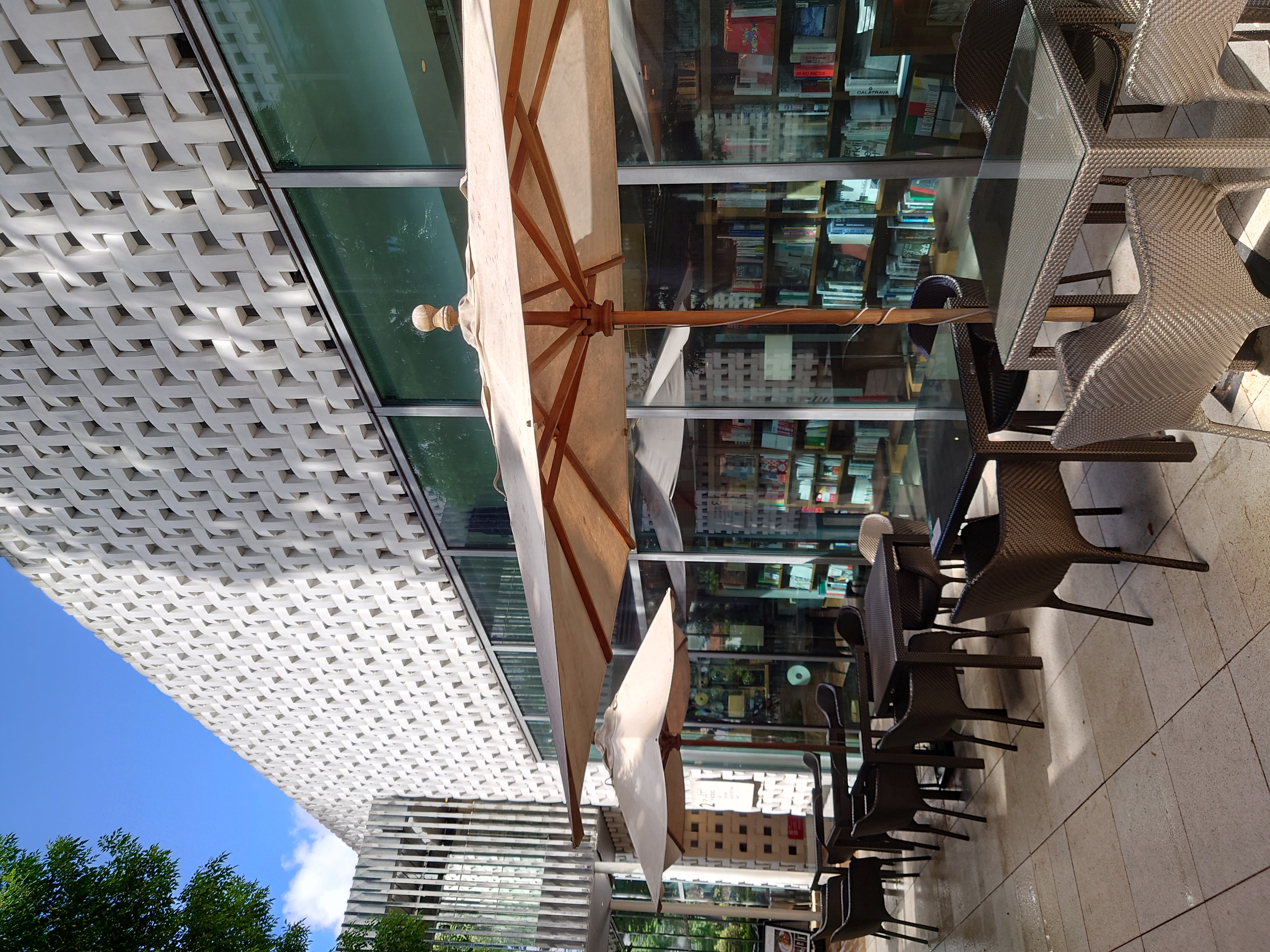 モデル:<a href="https://twitter.com/akane95ai">茜音愛さん</a>