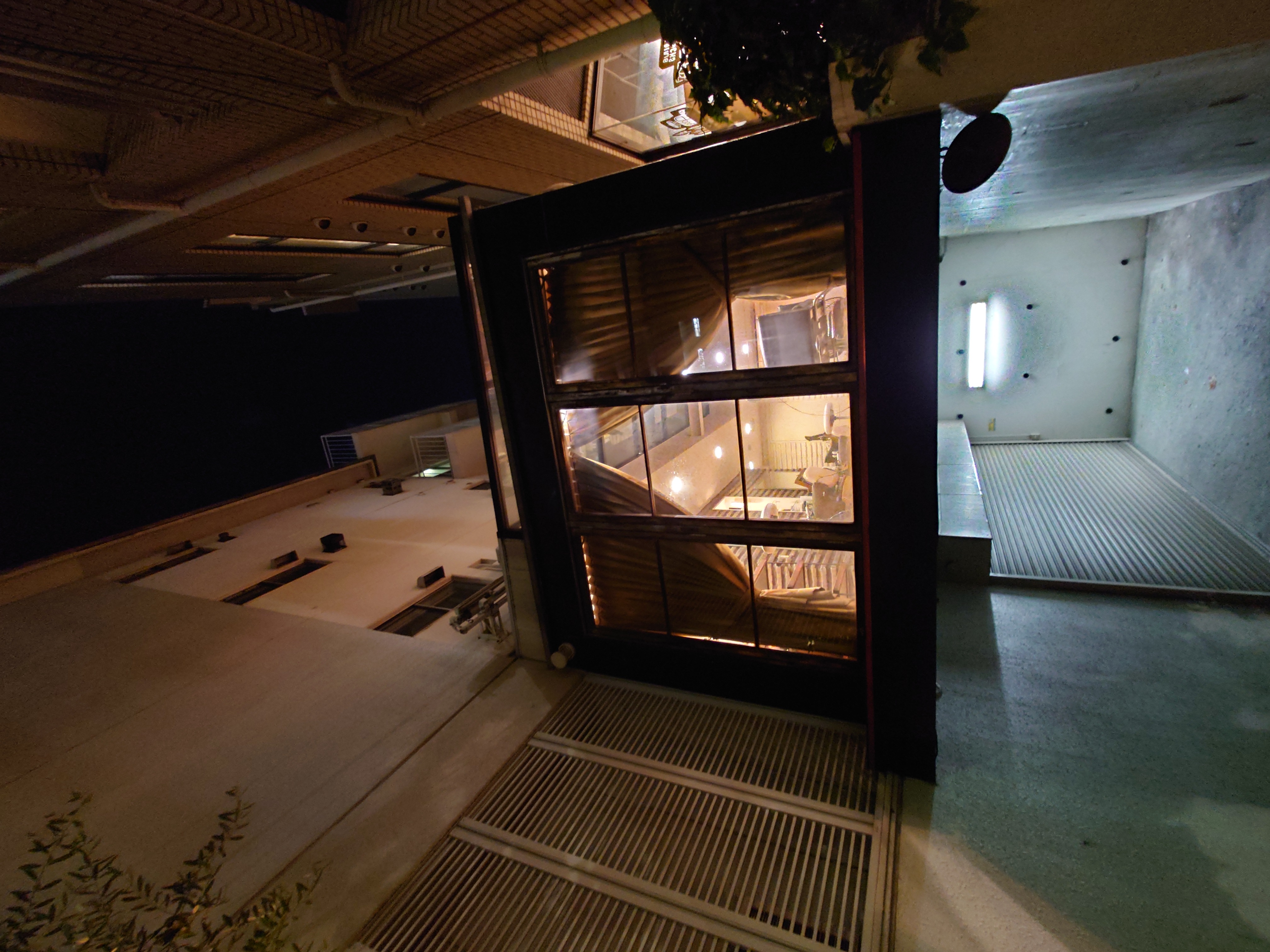 モデル:<a href="https://twitter.com/akane95ai">茜音愛さん</a>