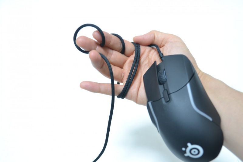 ケーブルはかなり柔らかい