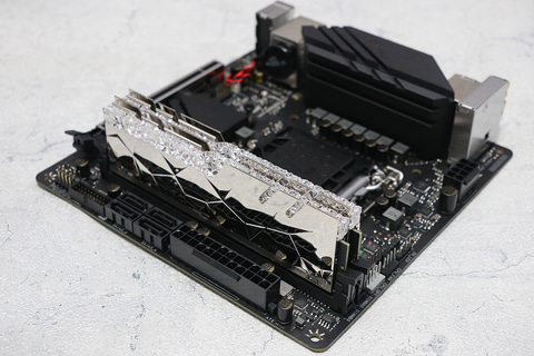 やじうまミニレビュー】さらに磨きがかかった宝石のようなDDR4