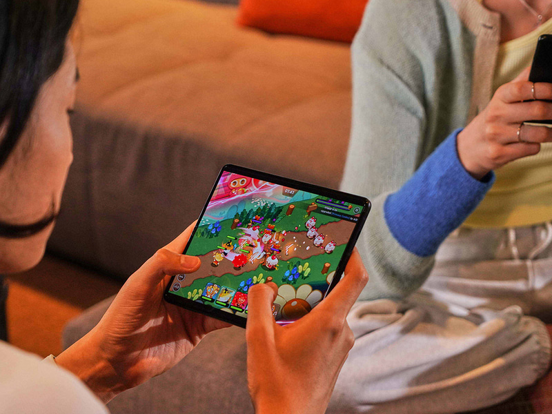 前面カメラはディスプレイ下に内蔵