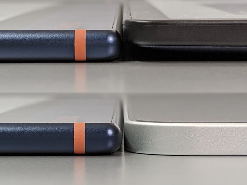 厚みの比較。いずれも左側が本製品(5.8mm)、右上はKobo Elipsa(7.6mm)、右下はiPad Air(6.1mm)