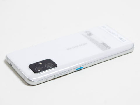 美品 遠し zenfone8 128GB / ホワイト + おまけケース多数 