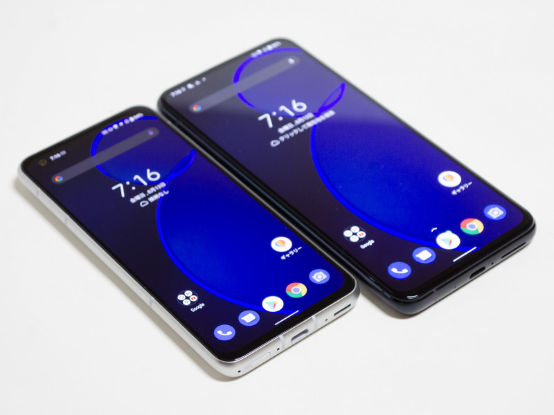 Zenfone 8とZenfone 8 Flipのツーショット