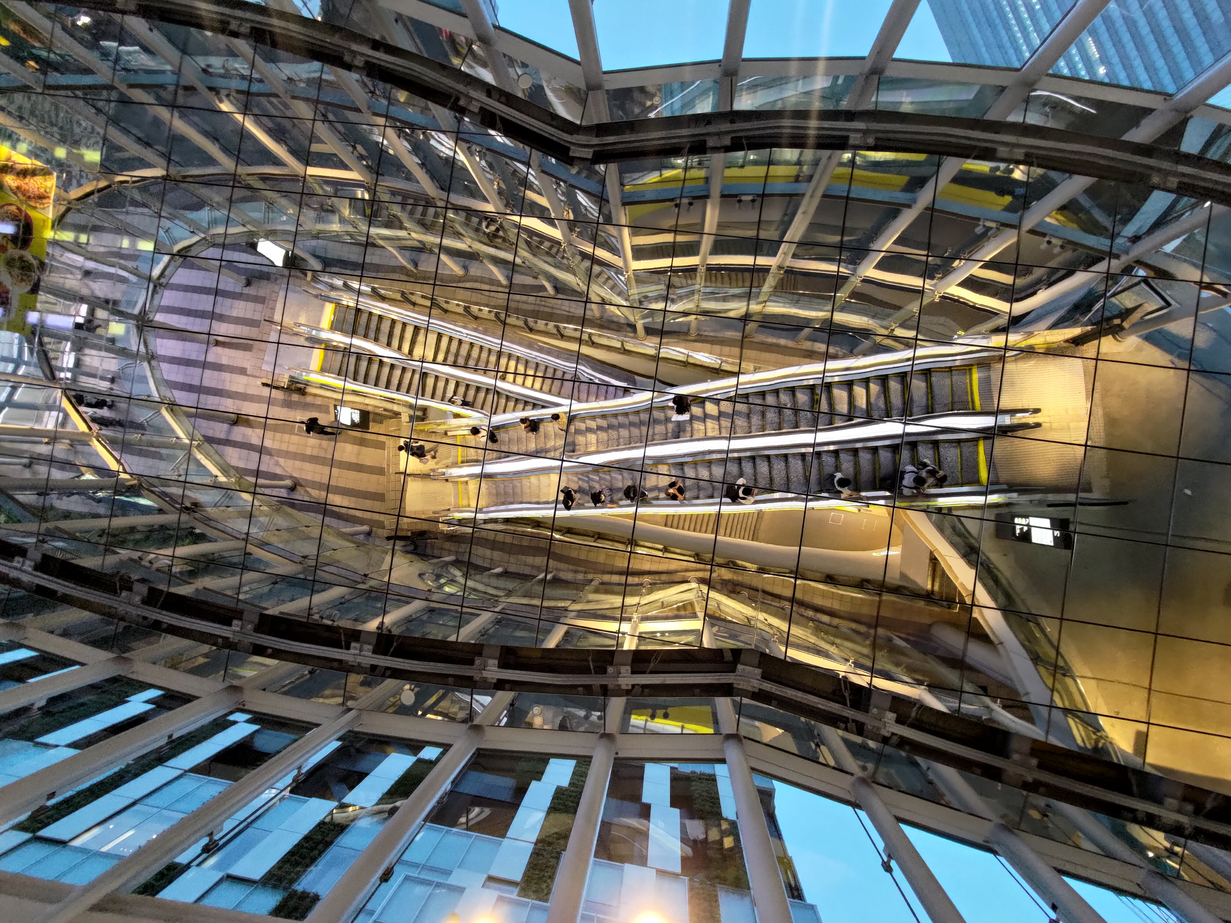 モデル：<a href="https://twitter.com/akane95ai" class="n" target="_blank">茜音愛</a>