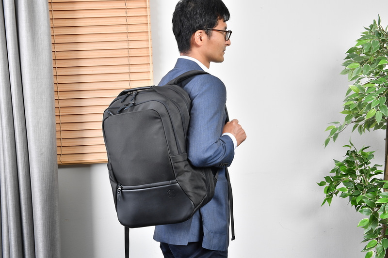 テレワーク時代は“ちょっと大きめバックパック”で仕事環境をまるっと持ち歩きたい