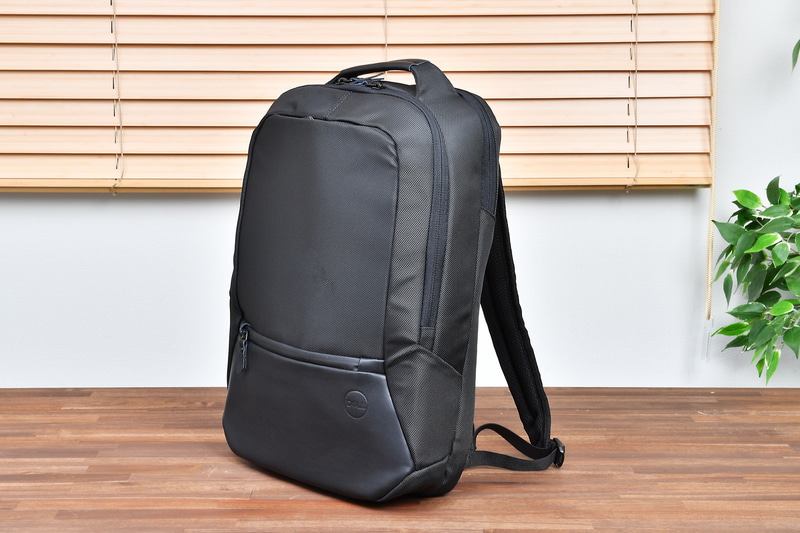 スリムでアーバンな雰囲気の「Dell Premier スリム バックパック 15」。直販価格は10,120円