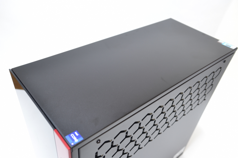 天面はフラットで穴はない