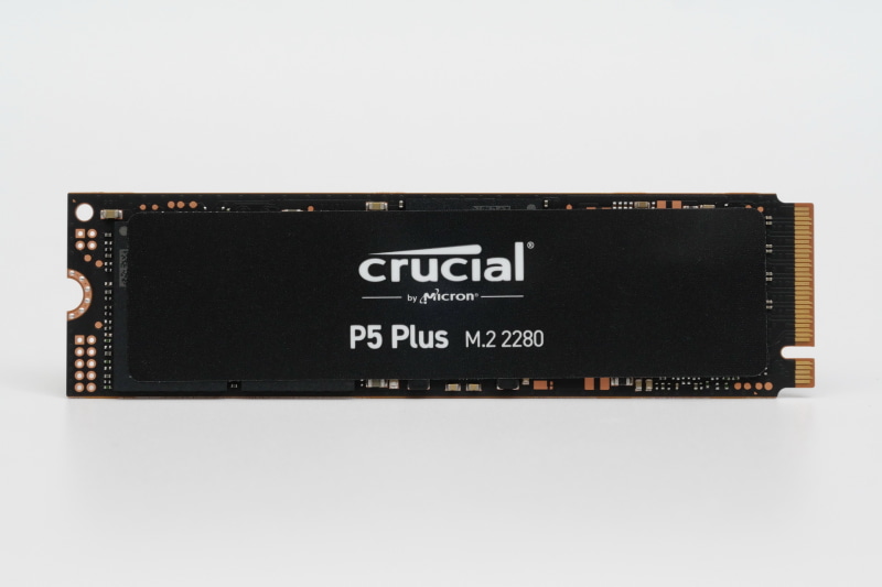 P5 PlusはCrucialブランド初のPCIe 4.0対応SSD。フォームファクタはM.2 2280、インターフェイスはPCIe 4.0x4、プロトコルはNVMe 1.4に対応