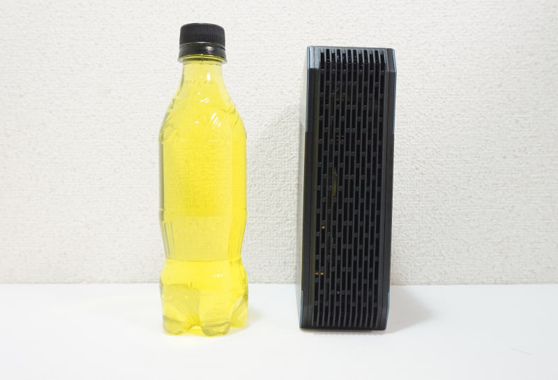 幅は350mlのペットボトルとほぼ同じ