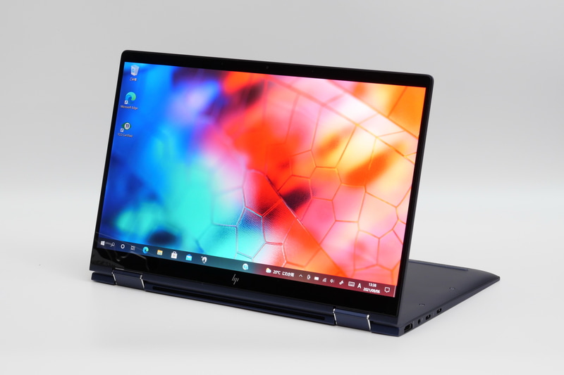 ディスプレイは360度開閉し、クラムシェルスタイル、テントスタイル、スタンドスタイル、タブレットスタイルの4形状で利用できる