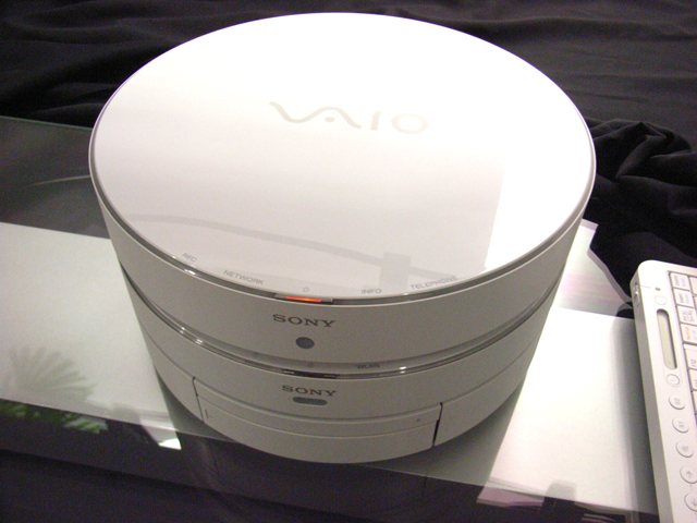 <a href="https://pc.watch.impress.co.jp/docs/2007/0116/sony1.htm">テレビサイドPC TP1</a>