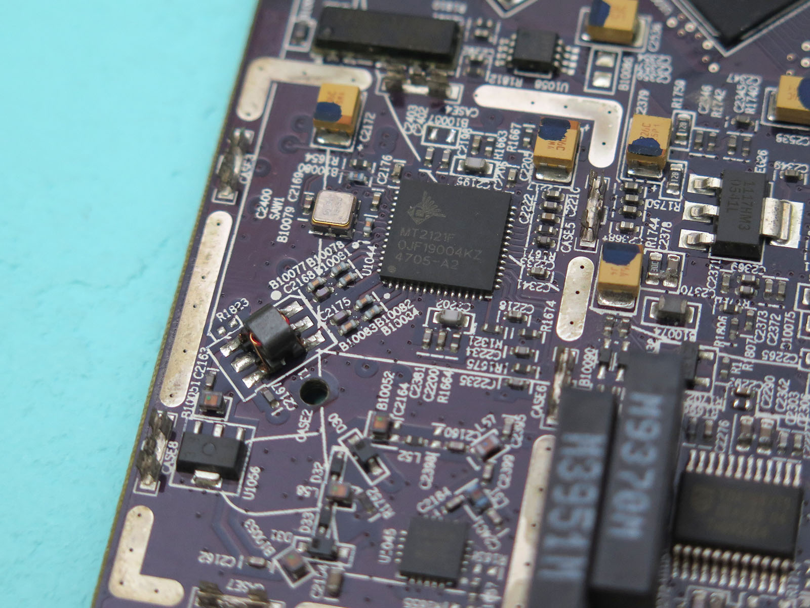 Microtune製のシリコンチューナ「MT2121F」