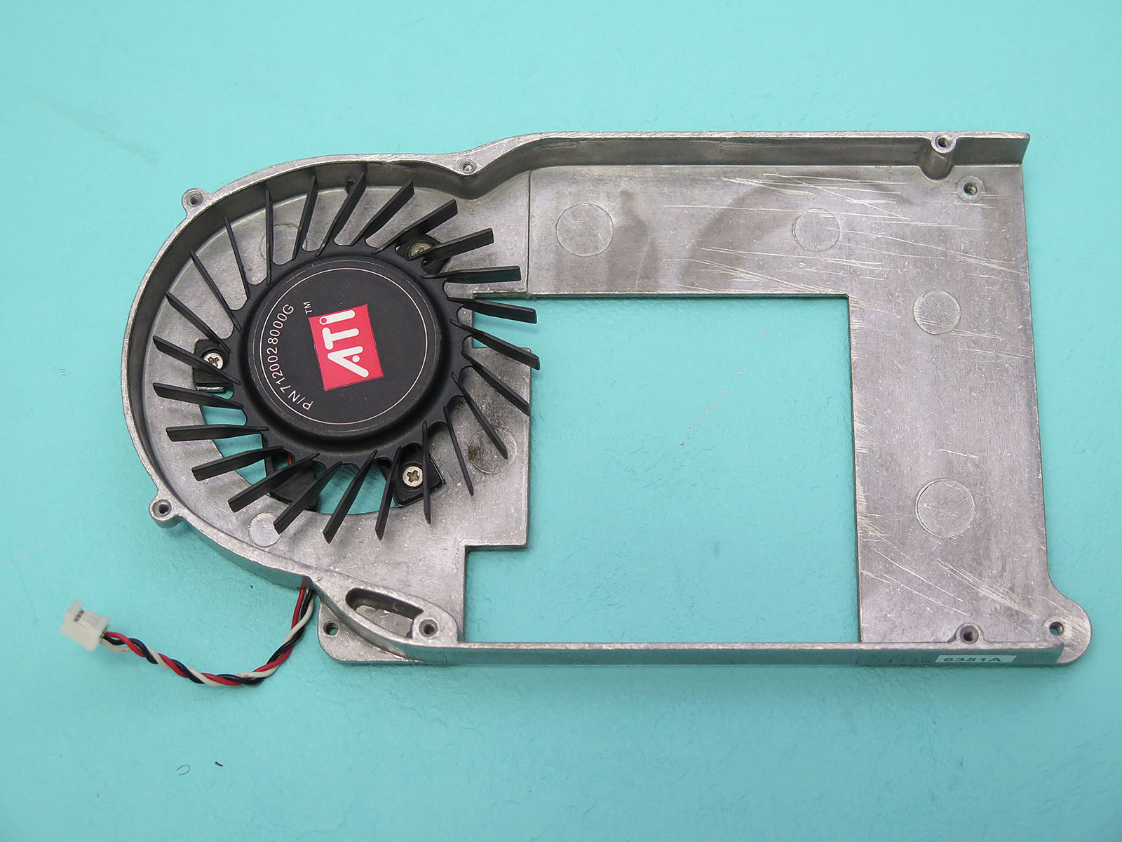 ブロワーファンの羽根の枚数は24枚。当時としては多い方だろう