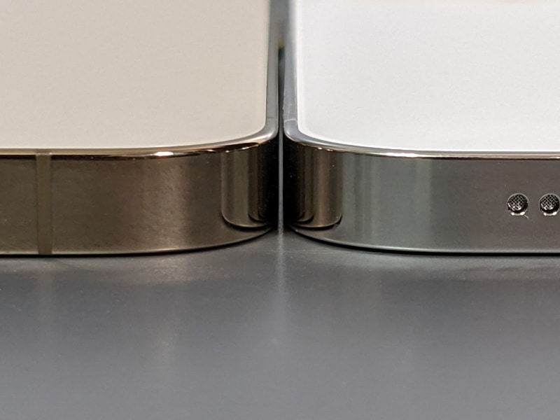 厚みの比較。数値および写真ではわずかだが、手に持つとかなりの違いを感じる