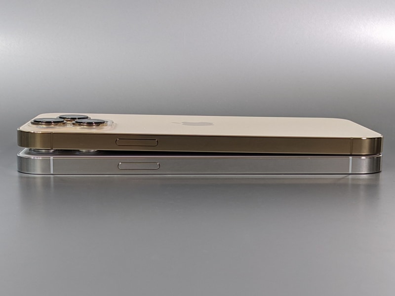 右側面。特に違いはない