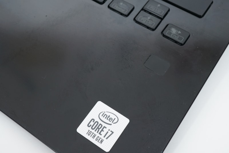 旧SX14のキーボード面。手の跡がつきやすく、ブラックモデルは特に目立つ