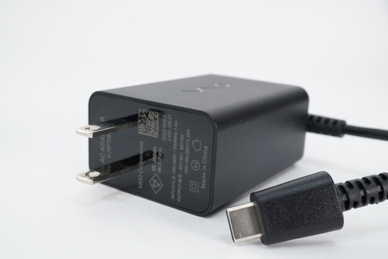 新SX14付属のUSB PD充電器(65W出力)