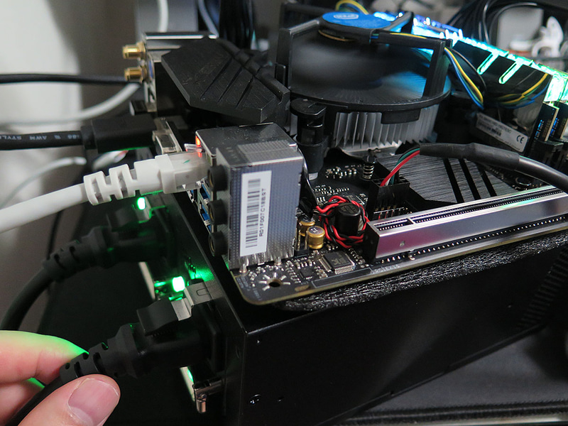 電源ケーブルを抜くと……