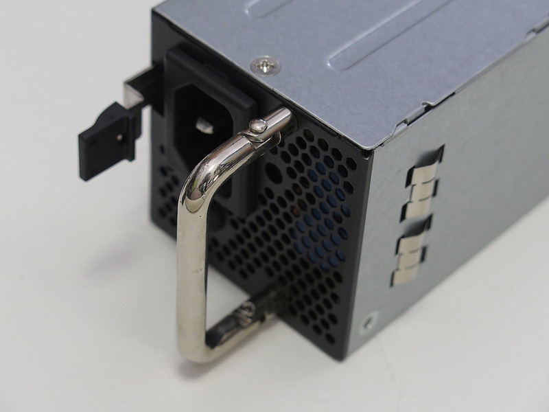 取っ手がついており、難なく取り外し可能