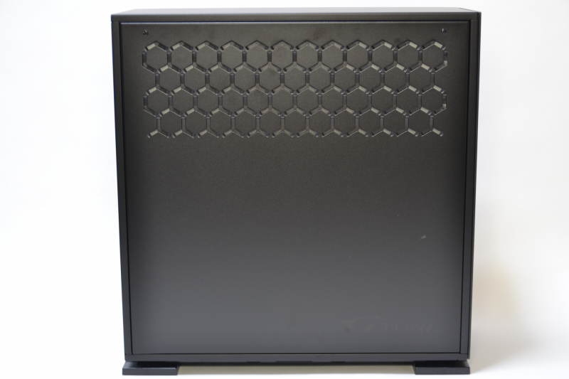 左側面は上部に空気穴が空けられている