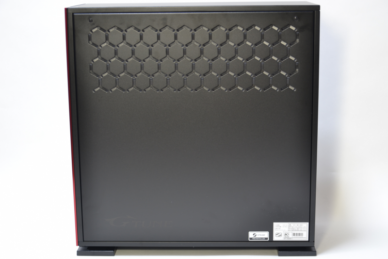 右側面も上部に穴