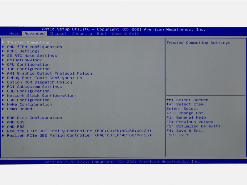 BIOS/Advanced。fTPMの項目がある