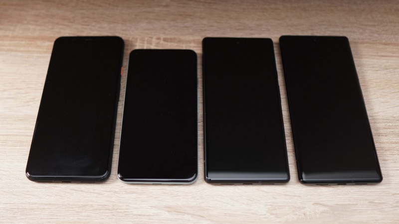 こちらは左から、Pixel 4 XL、Pixel 5、Pixel 6、Pixel 6 Pro