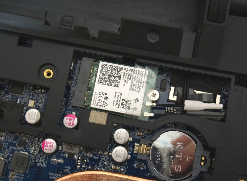 右上にあるM.2スロットにはWi-Fi 5とBluetooth対応のワイヤレスモジュールが組み込まれている