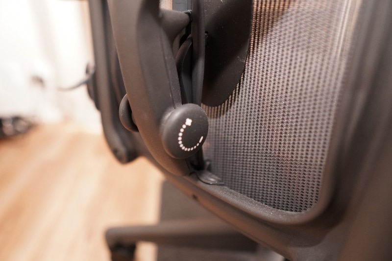 押し出し具合はノブで調節可能