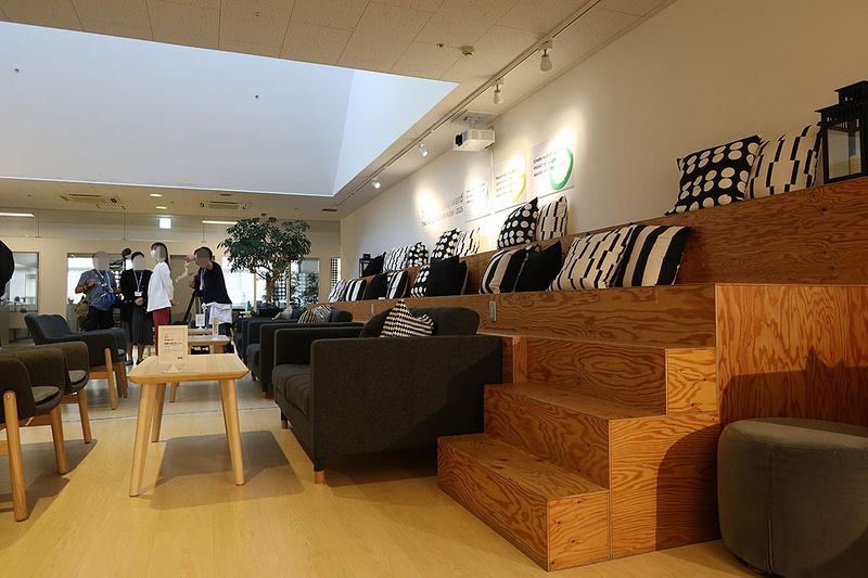 こちらはオープンなミーティングスペース「#Collaboration」。発表会もここで行なわれた