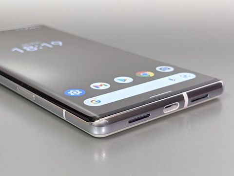 山口真弘の電子書籍タッチアンドトライ】独自SoCを搭載した6.7型の