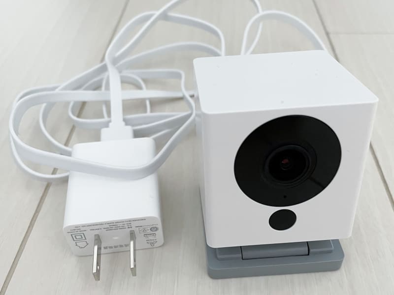 本体とACアダプタ