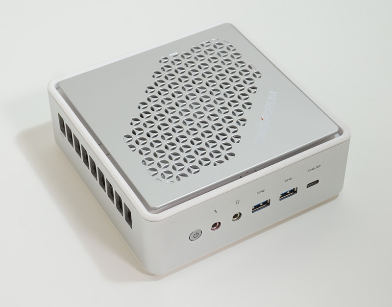 Ryzen 9 4900HをAPUとして搭載する高性能な小型PC「EliteMini HM90」