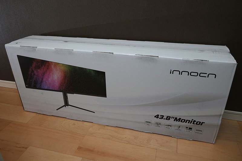 製品パッケージは余裕の1m超えなので、くれぐれも注意