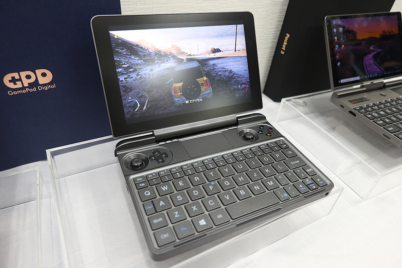 GPD WIN Max 2021のCore i7-1195G7搭載版。外観ではRyzen搭載モデルと区別がつかない